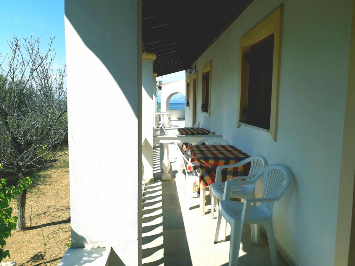Ionio Apartments Lefkimi Extérieur photo